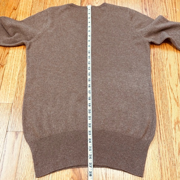 Neiman Marcus Cashmere Brown V Neck Soft Tight Knit Cozy Pullover Sweater Large - Picture 13 of 16